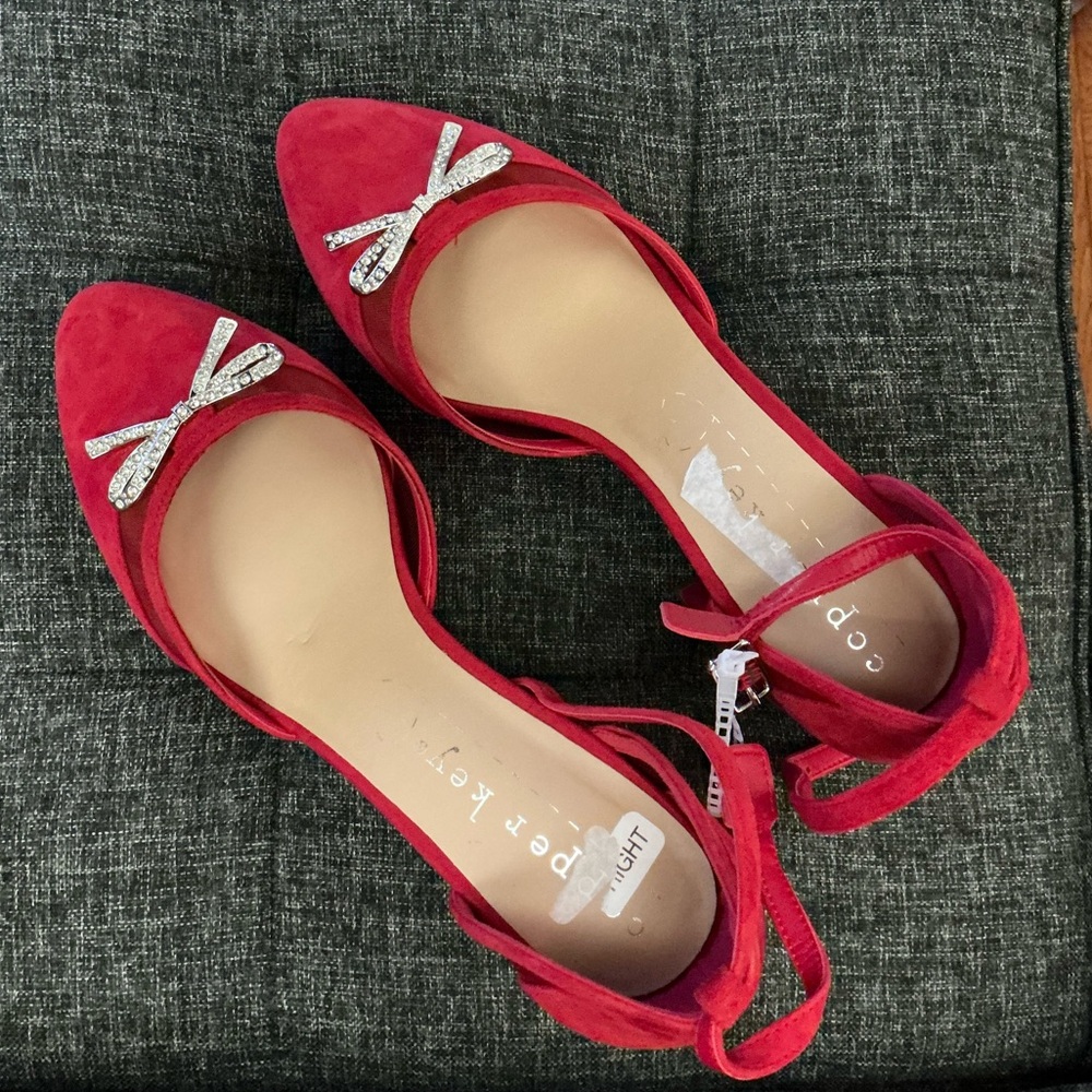 COPPER KEY RED BOW HEELS (Sz 5 fits like 7)